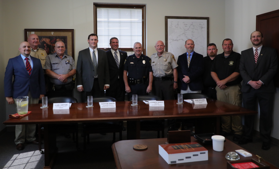 Missouri Attorney General Attends Round Table Event at Prosecutors Office