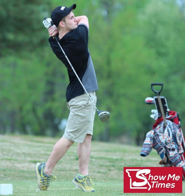 Dexter Places 2nd in Golf