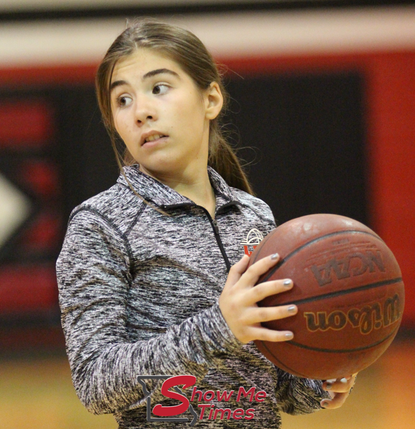7th Grade Lady Cats Beat Doniphan in Home Opener