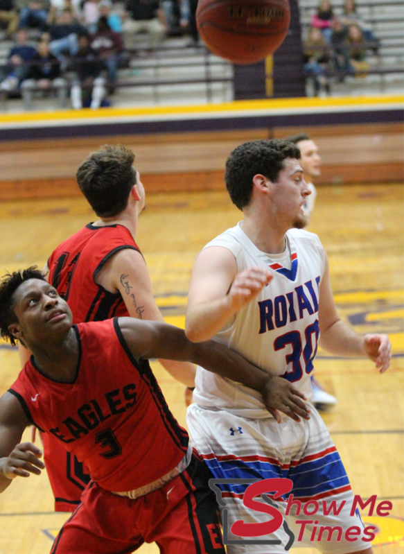 East Prairie Upsets Twin Rivers in Game 8 of the Bloomfield Christmas Tournament