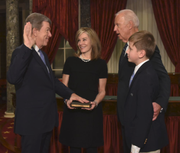 Blunt Sworn-In to Second Term in U.S. Senate
