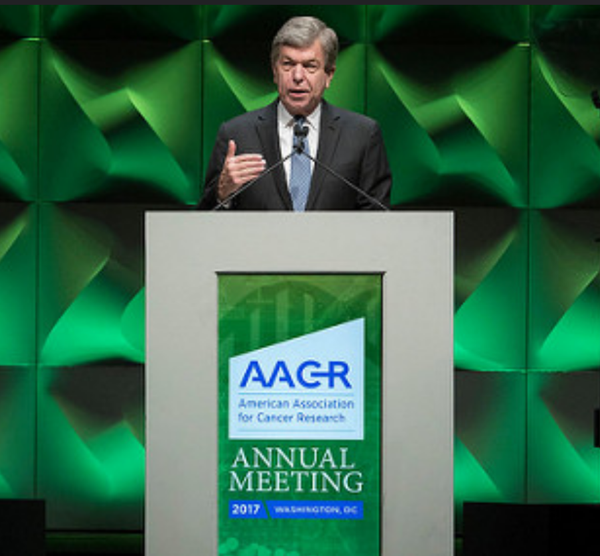 Blunt Receives 2017 Distinguished Public Service Award from AACR