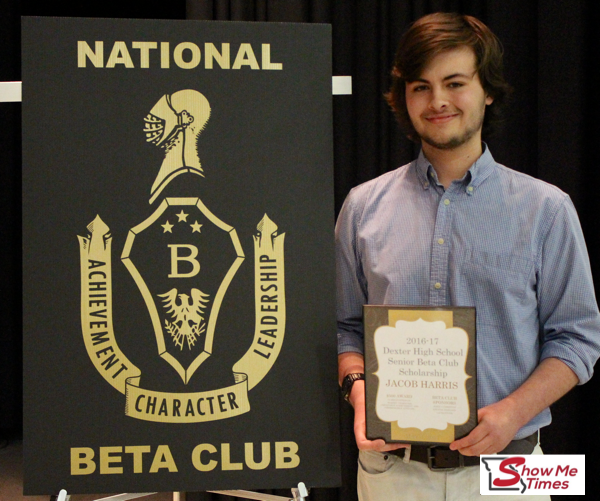 Jacob Harris Receives Sr. Beta Club Scholarship