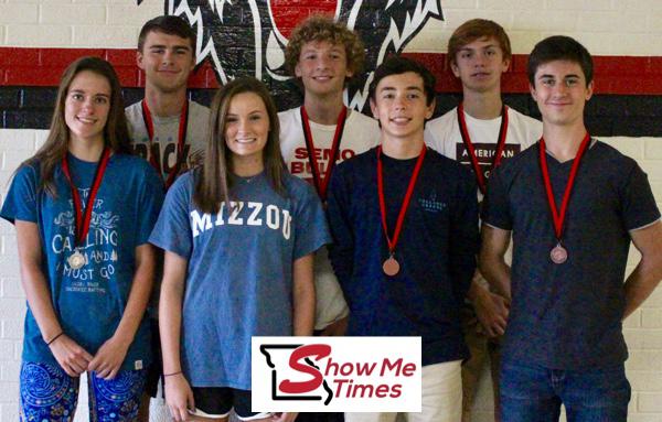 Seven DHS Cross Country Athletes Medal at Jackson