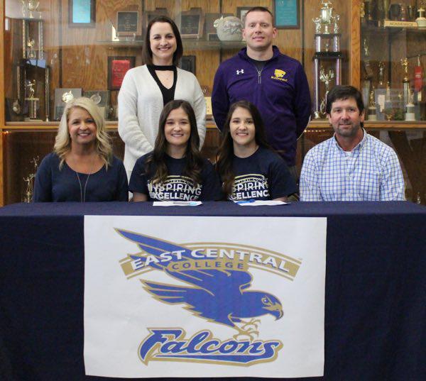 Ropers Sign to Play Volleyball at East Central College