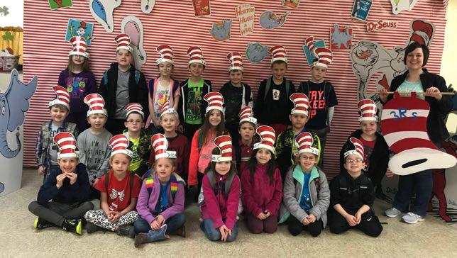 1st Grade Class Earns 3Rs Flag
