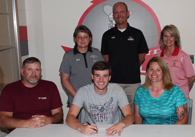 Hunter Walker Signs with Lindenwood University