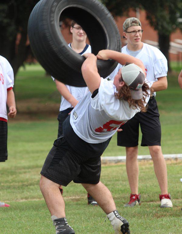 Dexter Competes Well in 7on7 and Lineman Challenge