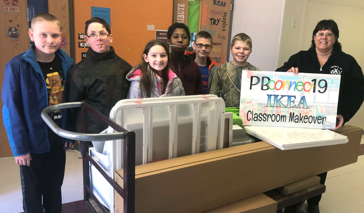 Middle School Teacher Wins Classroom Makeover