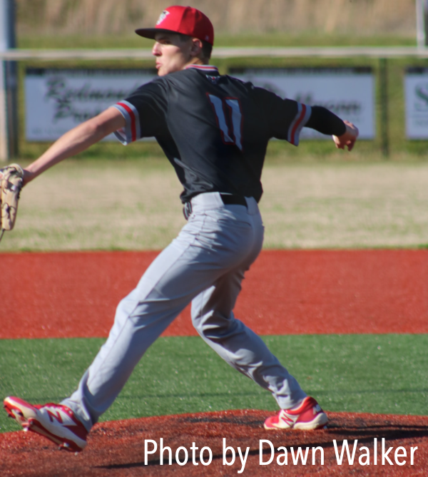 Dexter Falls To Poplar Bluff on Walk-Off