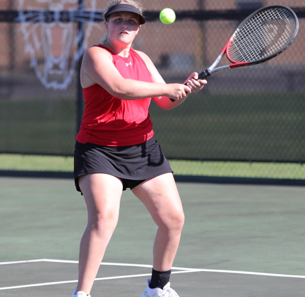 Dexter Lady Cats Beat Cape Central 8-1 on Thursday