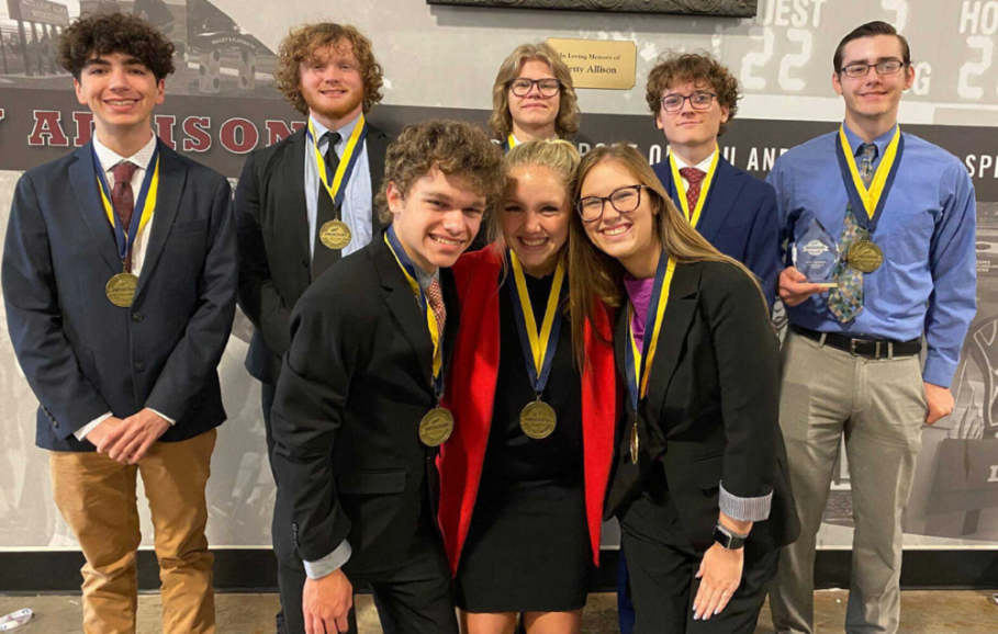 DHS FBLA Members Earn Honors at Missouri State Leadership Conference