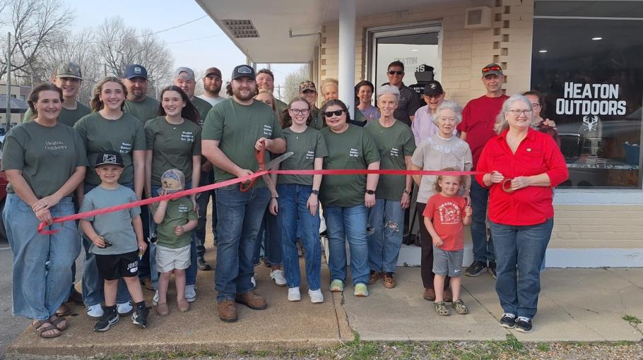 The Bloomfield Chamber of Commerce Hosts Ribbon Cutting for Heaton Outdoors.